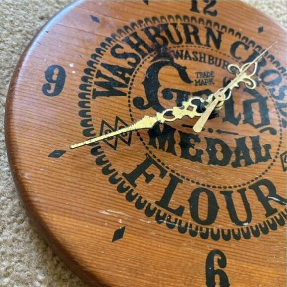 Washburn Crosby Gold Medal Flour Wooden Clock *Works* - Picture 2 of 5
